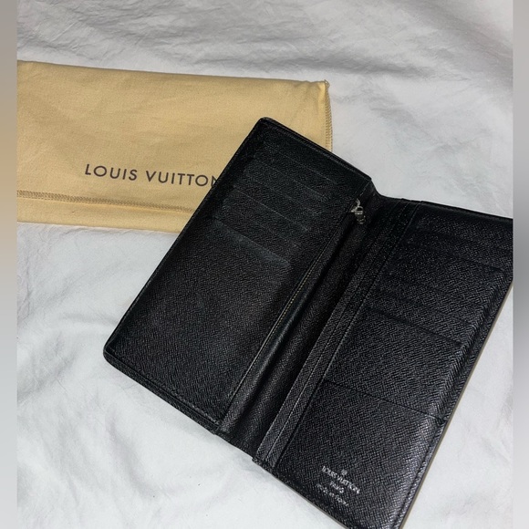 Authentic Louis Vuitton Brazza graphite damier wallet. Great Valentine gift! ❤️ - Picture 3 of 3